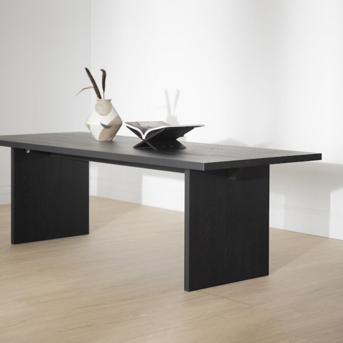 Rowico Emmett ruokapöytä 95x240cm, musta