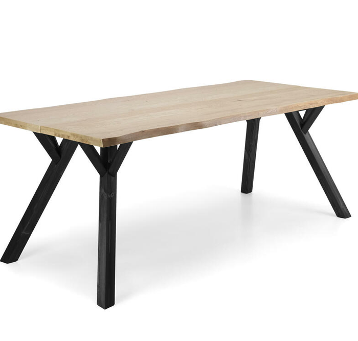 Lana lankku ruokapöytä