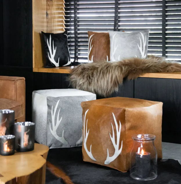 Tyyny sarvet 45x45cm lehmännahka musta - Image 4