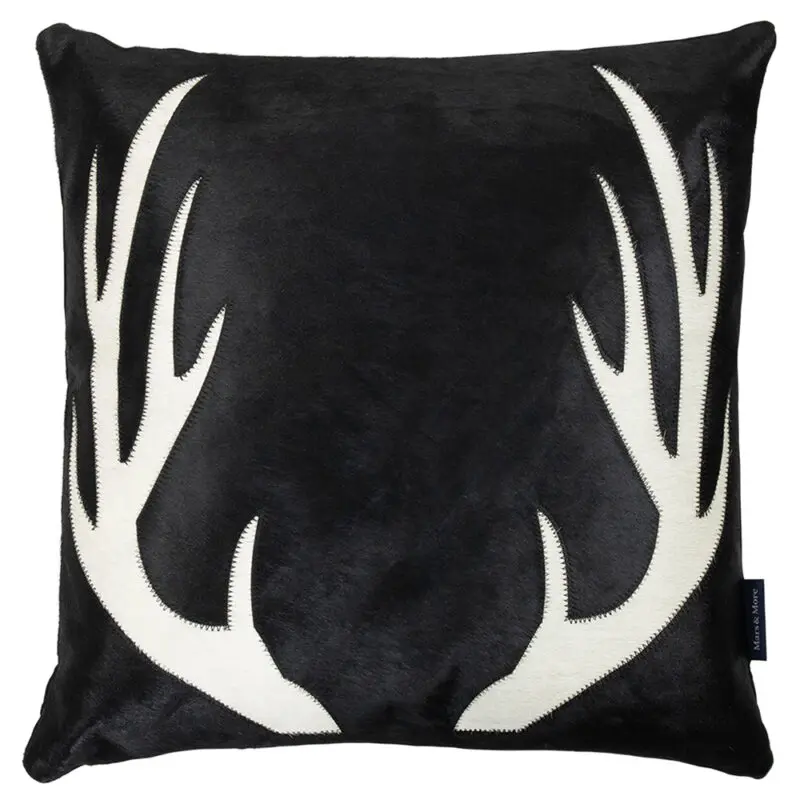 Tyyny sarvet 45x45cm lehmännahka musta