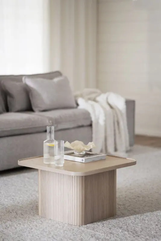 Rowico Sullivan sohvapöytä 60x60, valkopestytammi - Image 4