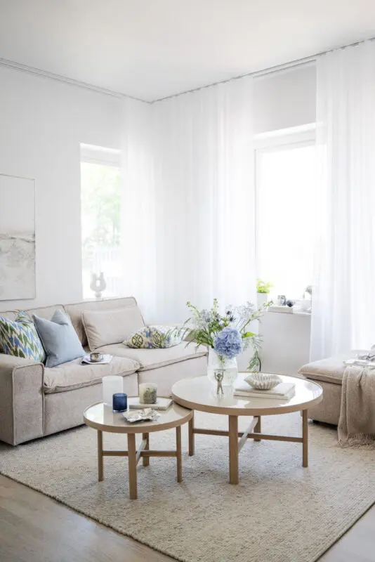 Rowico Marsden sohvapöytä 90cm, valkopestytammi/ beige - Image 6