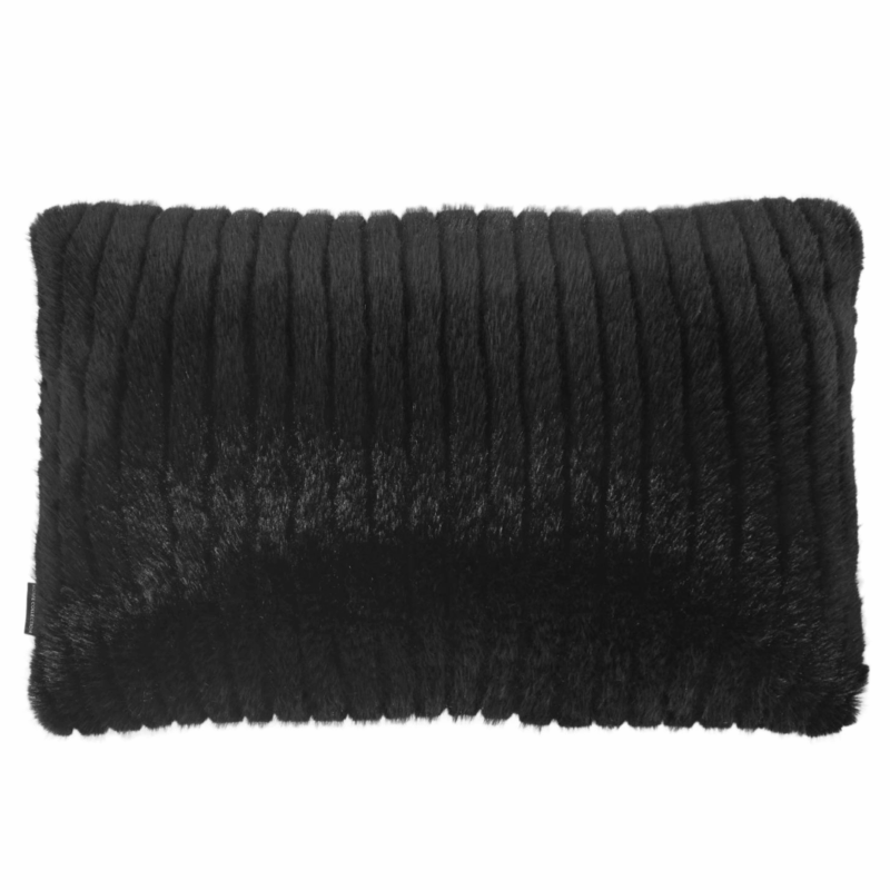 Skinnwille Grace Black tyyny L 40x60 cm