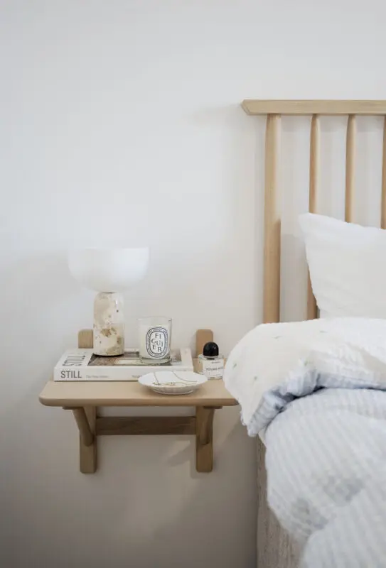 Rowico Riggins sängynpääty 194cm, valkopesty tammi - Image 4