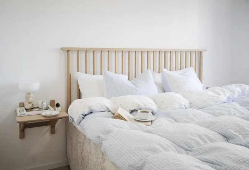 Rowico Riggins sängynpääty 194cm, valkopesty tammi - Image 3