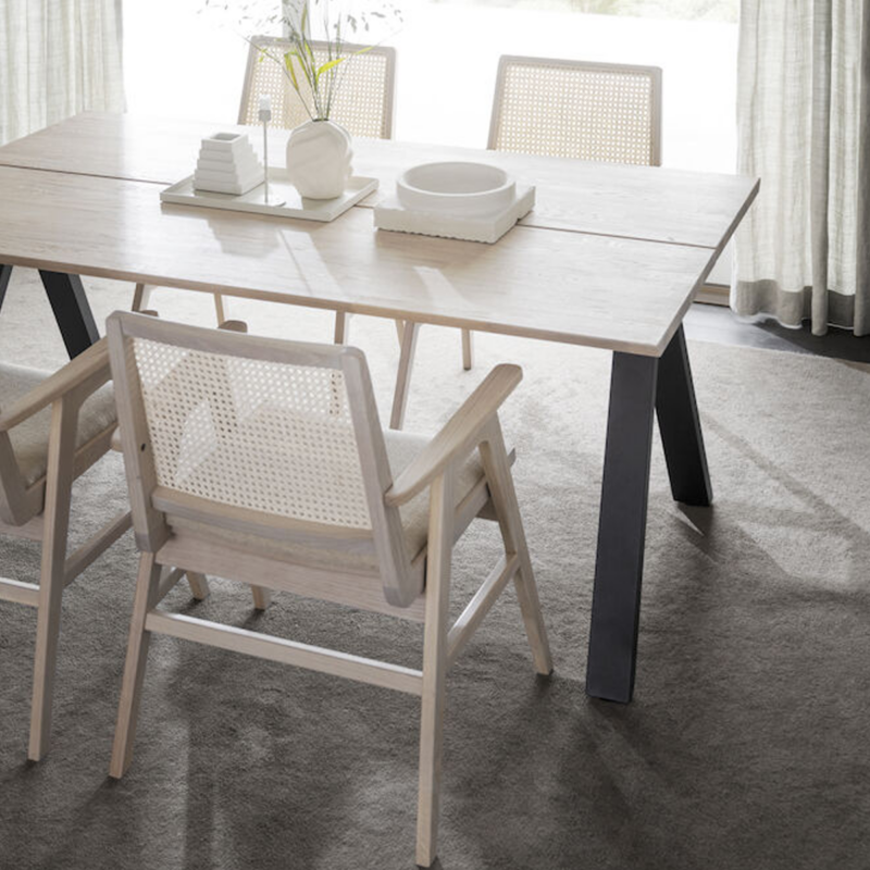 Rowico Carradale ruokapöytä 100x170cm, valkopestytammi V-jalalla