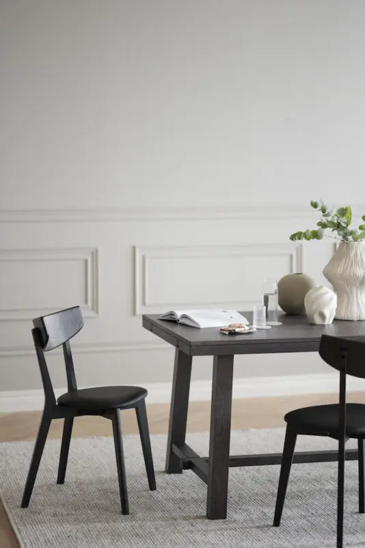 Rowico Ami ruokatuoli, musta/ musta keinonahka - Image 5