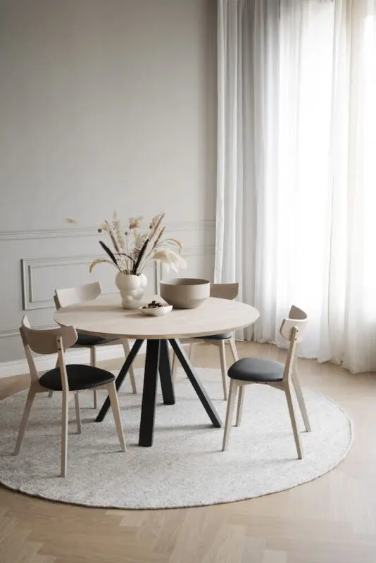 Rowico Ami ruokatuoli, valkovahattu tammi/ musta keinonahka - Image 8