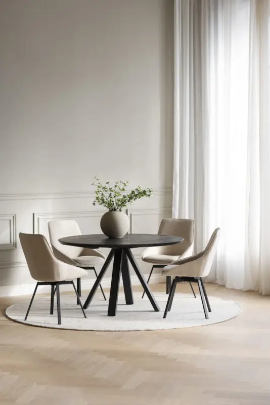 Rowico Carradale ruokapöytä Ø130cm v-jalalla, musta - Image 5