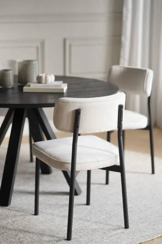 Rowico Carradale ruokapöytä Ø130cm v-jalalla, musta - Image 8