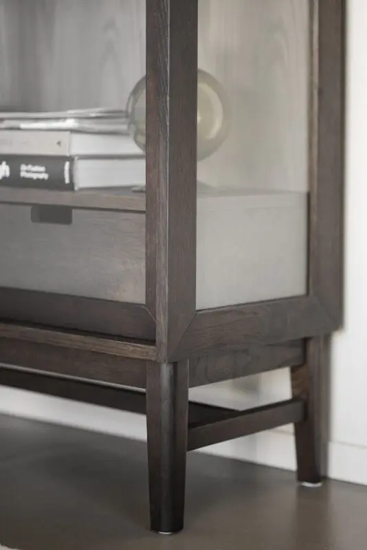 Rowico Hazelton vitriini, ruskea - Image 6