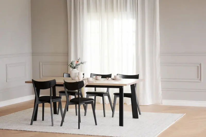 Rowico Ami ruokatuoli, musta/ musta keinonahka - Image 8