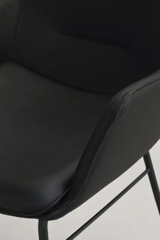 Rowico Lowell ruokailutuoli käsinojilla, musta nahka - Image 5