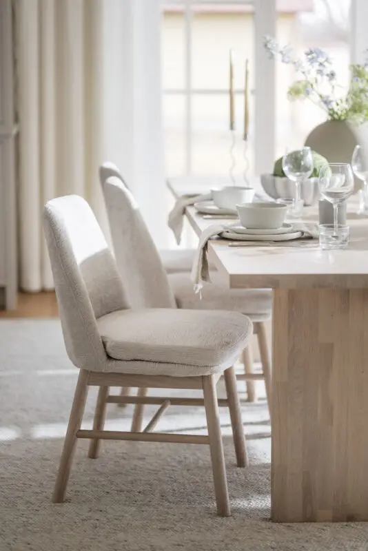 Rowico Amesbury ruokailutuoli beige/valkopestytammi - Image 14