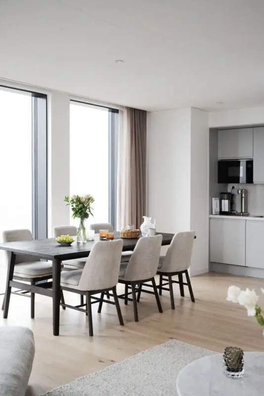 Rowico Amesbury ruokailutuoli beige/ruskea - Image 6