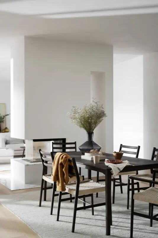 Rowico Harlan käsinojatuoli ruskea/ punottu istuin - Image 9