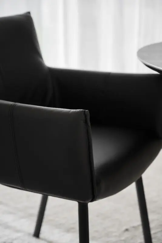 Rowico Hinckley käsinojatuoli musta nahka - Image 4