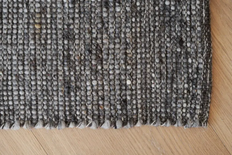 Rowico Donegal-villamatto tummaharmaa, eri kokoja - Image 8