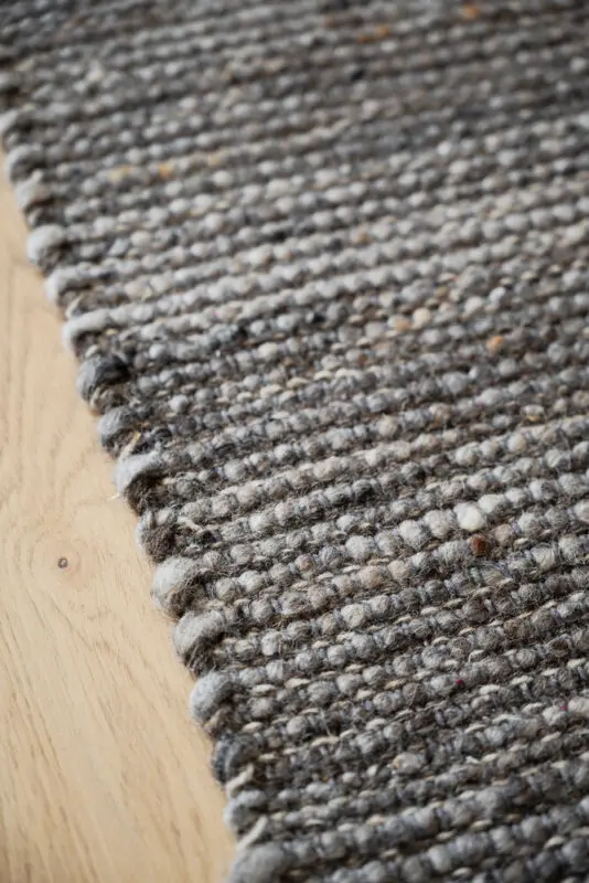 Rowico Donegal-villamatto tummaharmaa, eri kokoja - Image 3