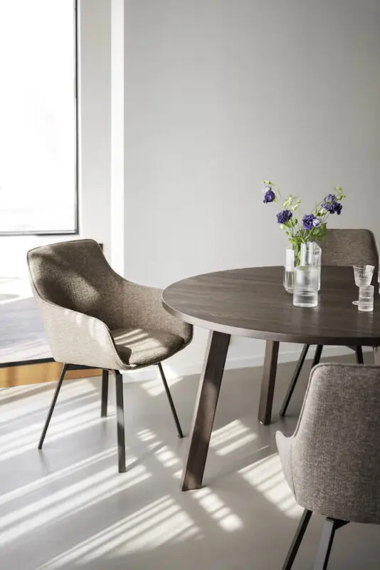 Rowico Glenside jatkettava pyöreä pöytä Ø130cm, ruskea - Image 7