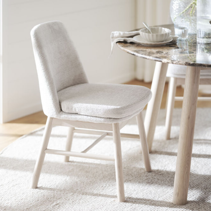 Rowico Amesbury ruokailutuoli beige/valkopestytammi