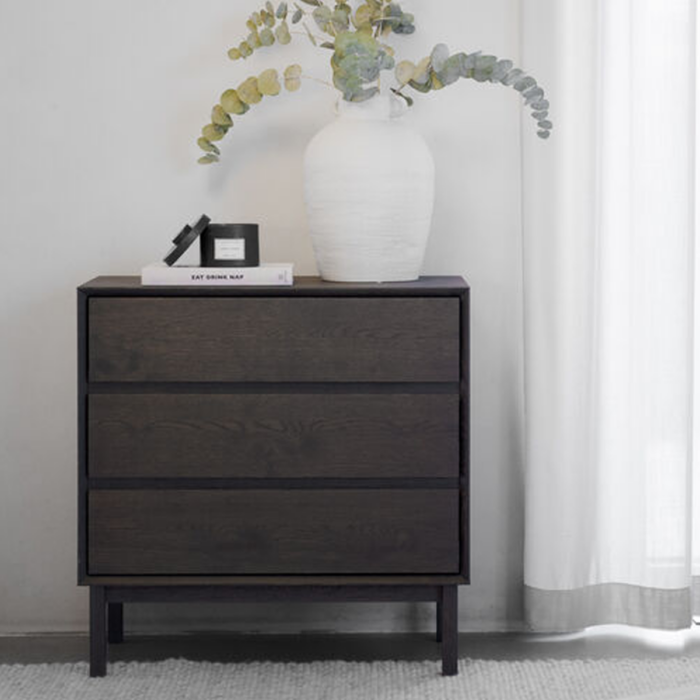 Rowico Mackay lipasto 3-laatikkoa, ruskea tammi