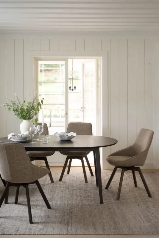 Rowico Filippa ovaali ruokapöytä, ruskea tammi - Image 4