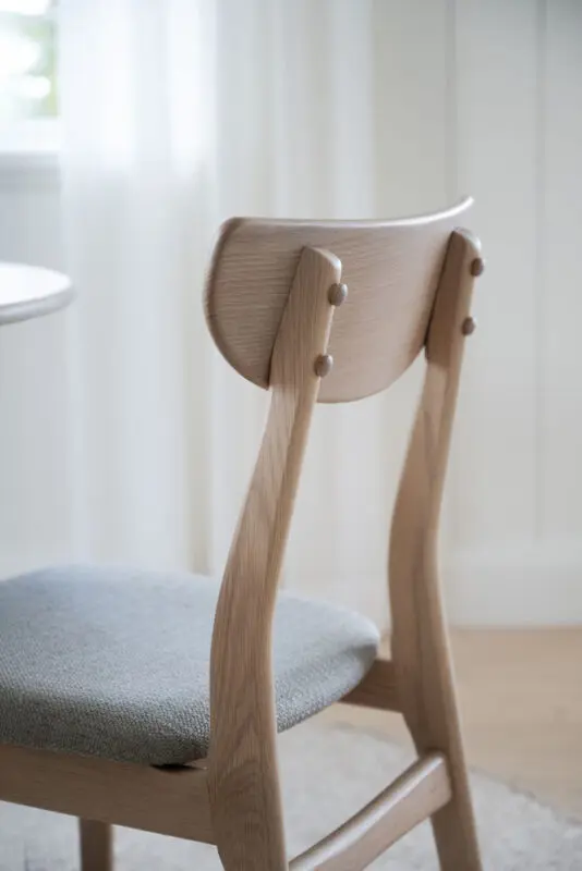 Rowico Rodham ruokailutuoli, valkopestytammi / harmaa-beige - Image 4