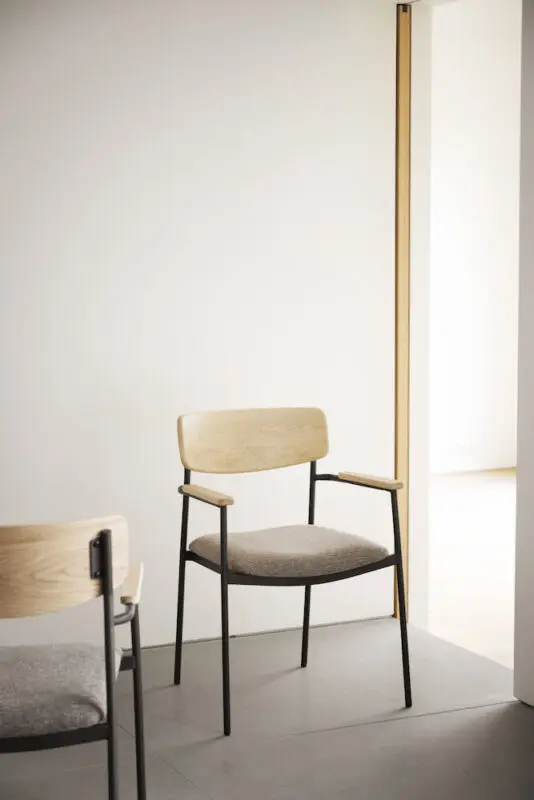 Rowico Maymont ruokailutuoli käsinojilla, tammi - Image 8