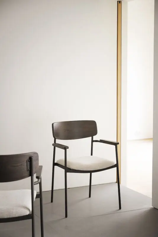 Rowico Maymont ruokailutuoli käsinojilla, ruskea - Image 7