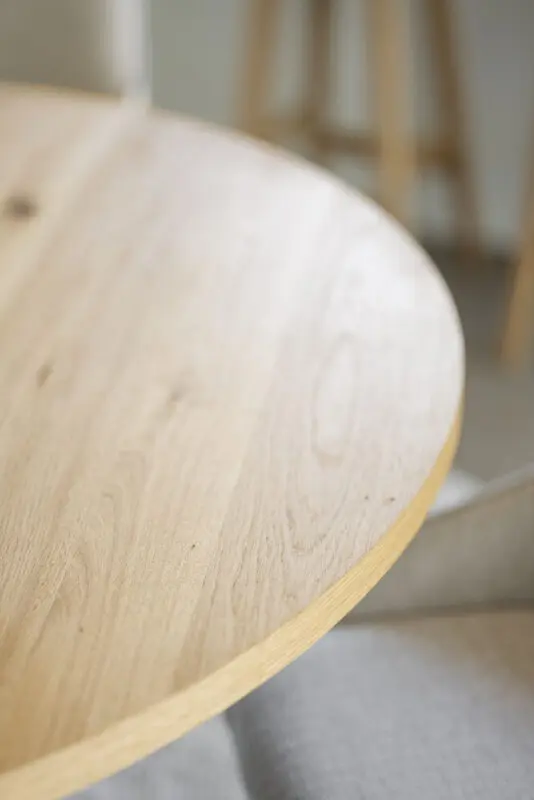 Rowico Maddock ruokapöytä Ø135cm tammi-musta - Image 9