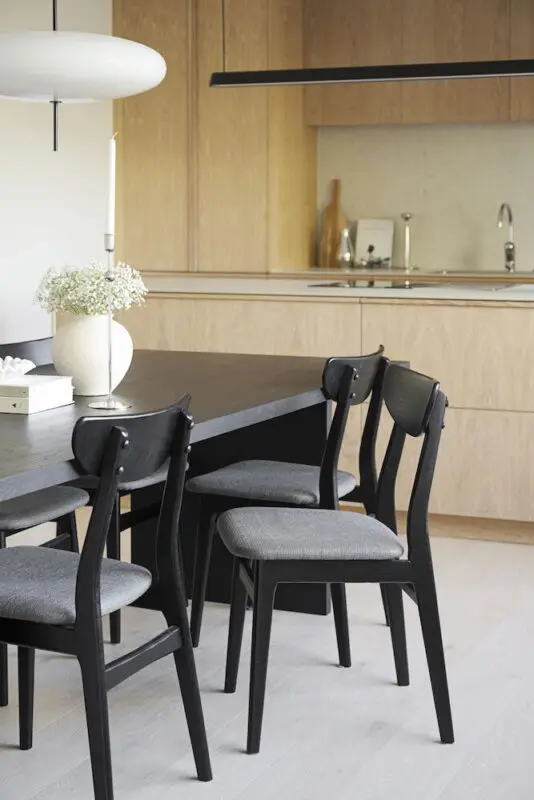 Rowico Rodham ruokailutuoli, musta - Image 3