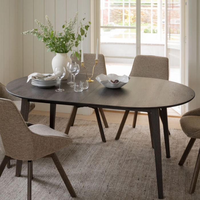 Rowico Filippa ovaali ruokapöytä, ruskea tammi