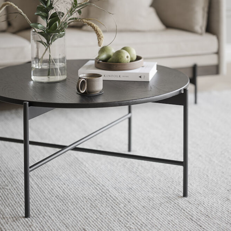 Rowico Skye pyöreä sohvapöytä, musta