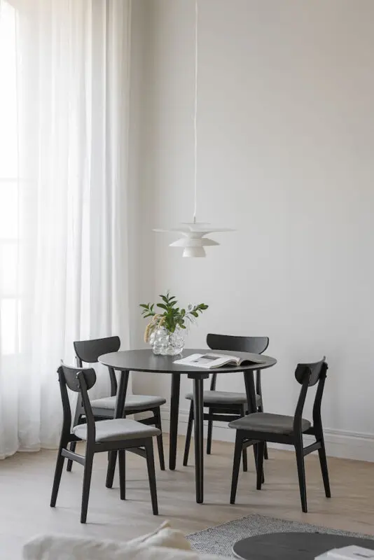 Rowico Rodham ruokailutuoli, musta - Image 5