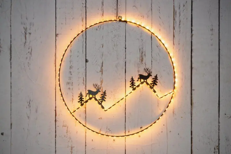 Finnlumor seinäkoreiste porot ja tunturit