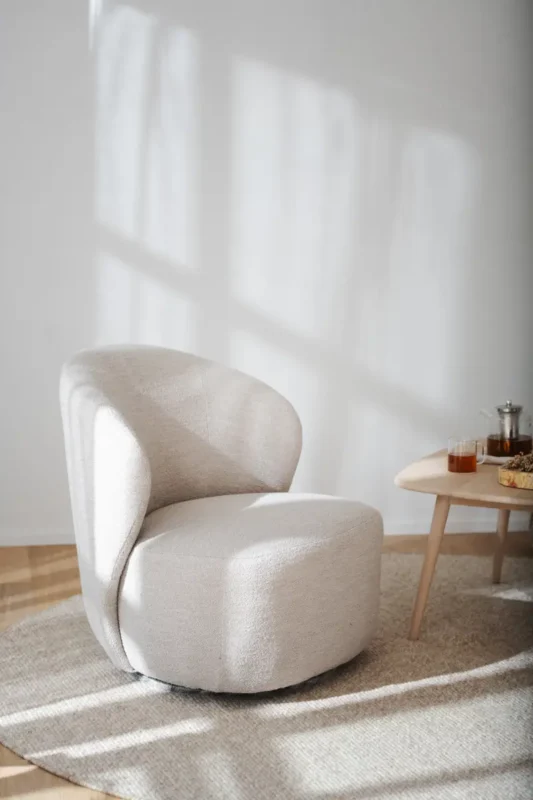 Rowico Roselawn pyörivä nojatuoli light beige - Image 4